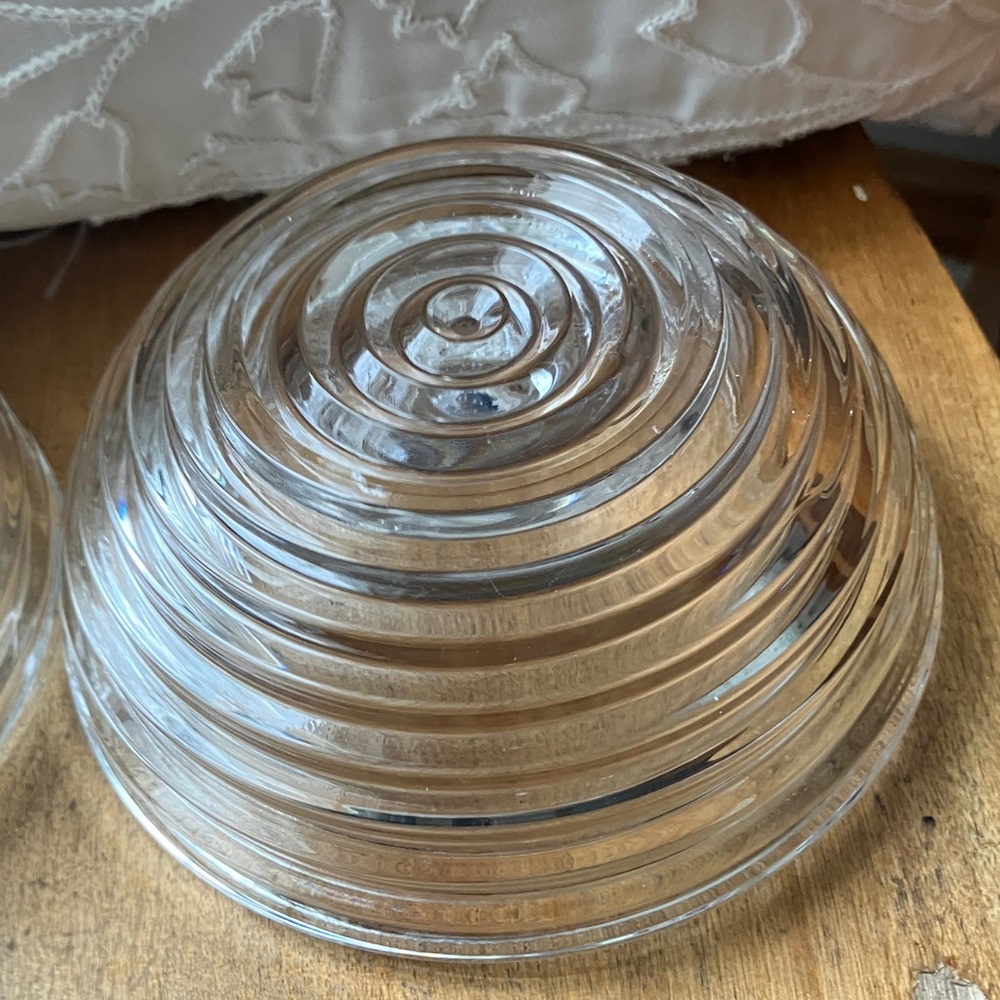 Set of Clear Glass Bowls Ribbed Design - Picture 5 of 8